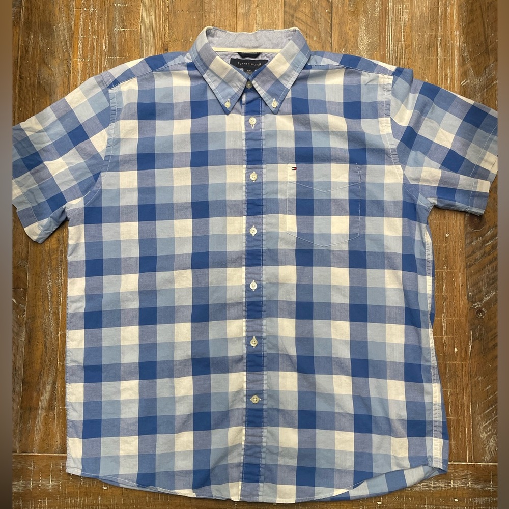 Tommy Hilfiger 100% Cotton ShortSleeve ButtonDown. Size L. *Excellent Condition*
